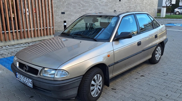 Opel Astra cena 4000 przebieg: 191300, rok produkcji 2001 z Biała małe 67